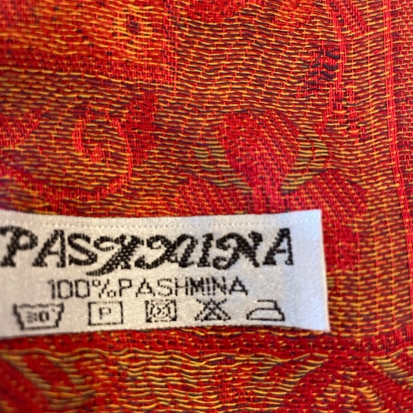 Lot of scarfs - Picture 3 of 9